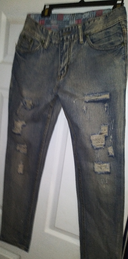 Frayed Zipper Fly Five-Pocket Straight Leg Ripped
